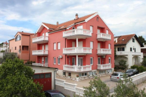  Apartments with a parking space Vodice - 6331  Водице